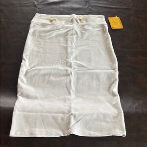 Hybrid & Company Classic White pencil skirt